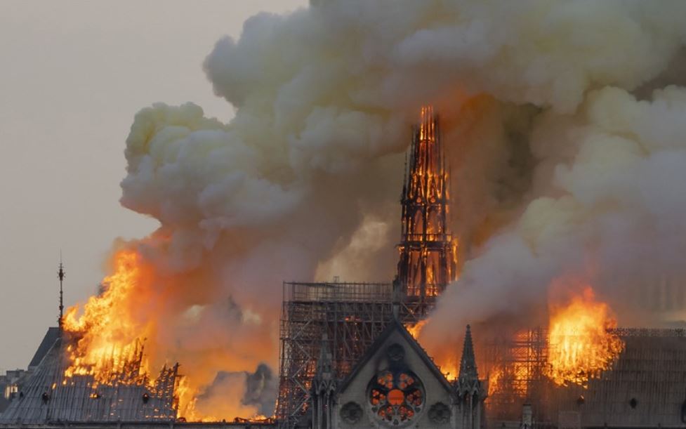 Waarom de brand in de Notre-Dame geen drama is